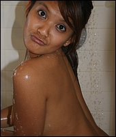 Hot teenies Brooke Skye and her friend having fun in shower